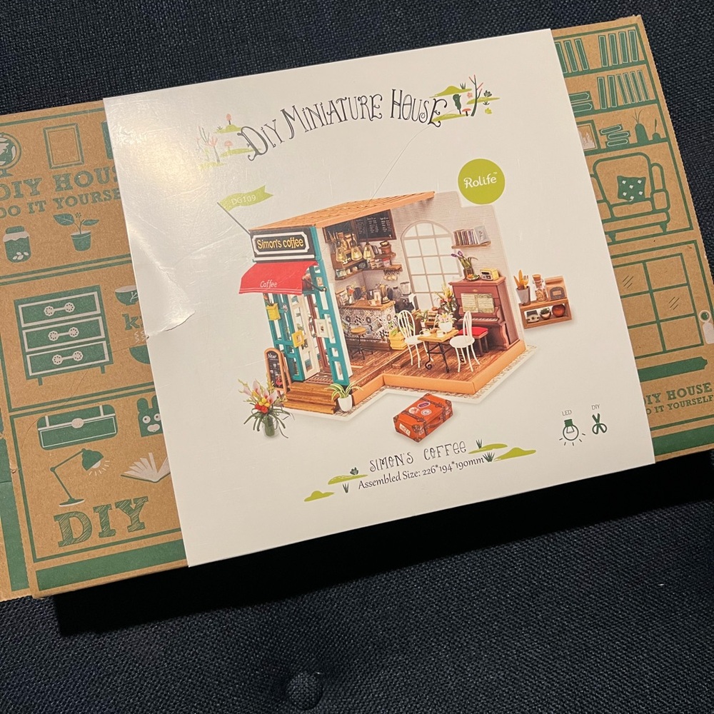 ☕️ Rolife DIY Miniature House Kit - Simon's Coffee